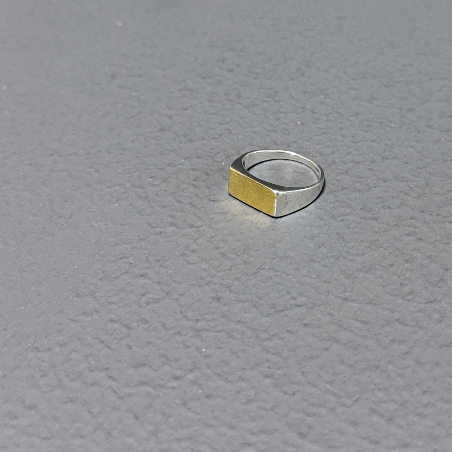 Rs 060
