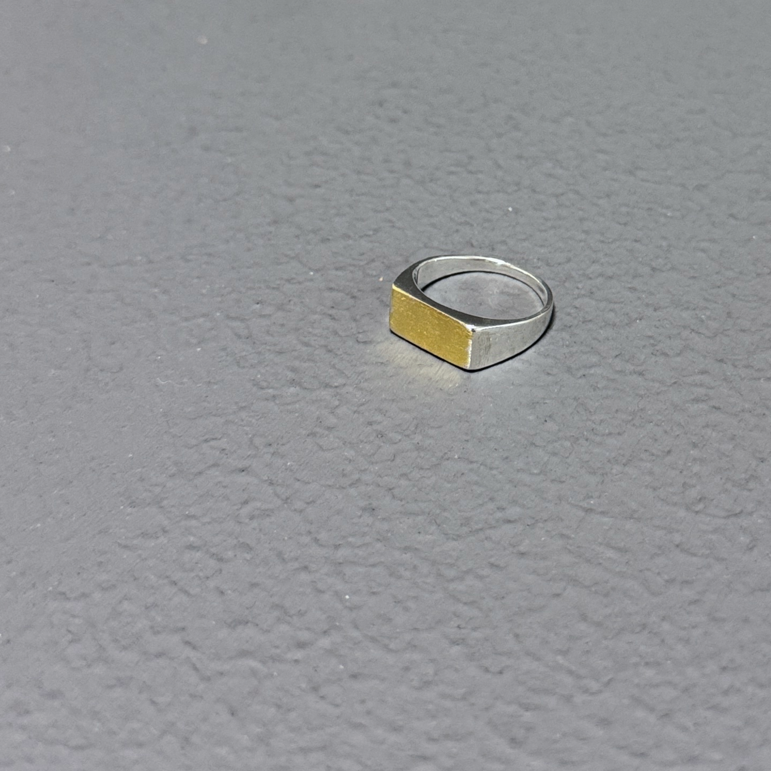Rs 060